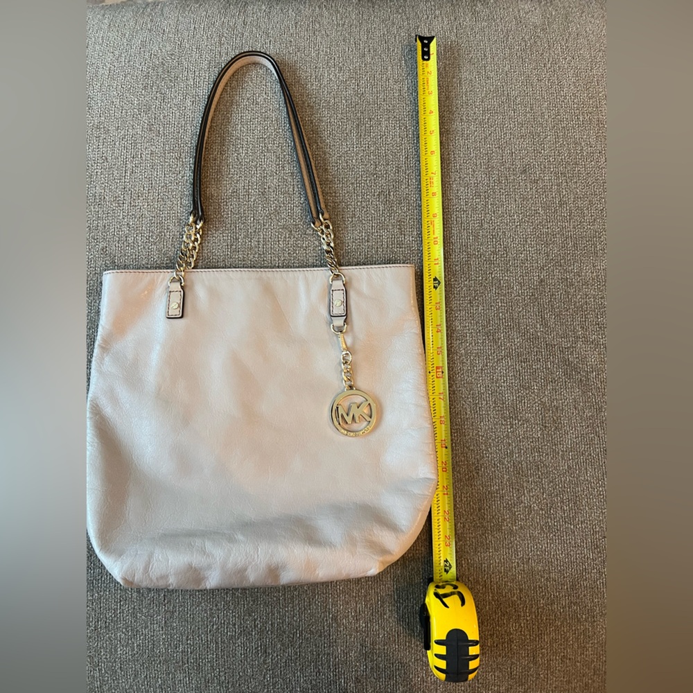 Michael Kors Leather Bag w/ gold accents - Picture 7 of 16